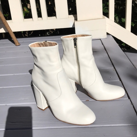 White boots not for sale - Picture 1 of 1